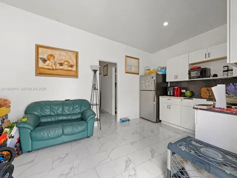 355 W 62nd Street Hialeah FL 33012