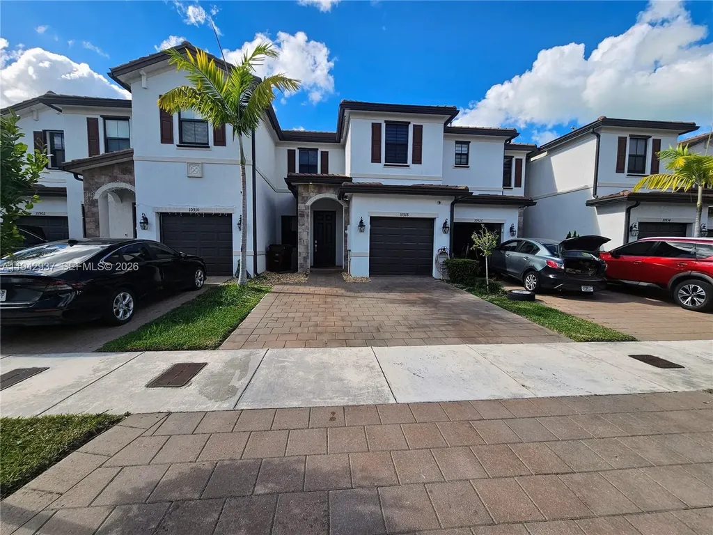 10918 W 33rd Way Hialeah FL 33018