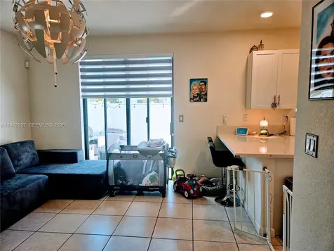 10918 W 33rd Way Hialeah FL 33018