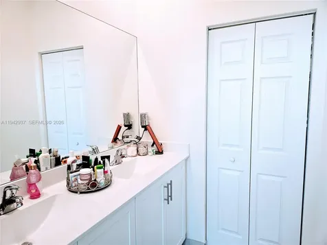 10918 W 33rd Way Hialeah FL 33018