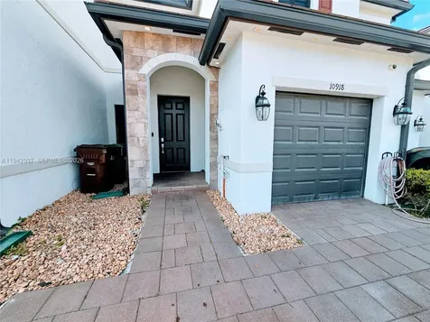 10918 W 33rd Way Hialeah FL 33018