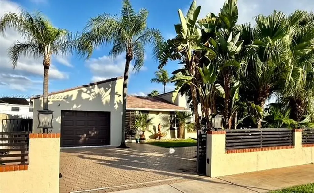2725 SW 102nd Avenue Miami FL 33165