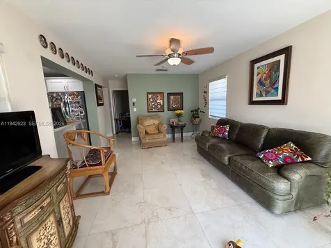 2725 SW 102nd Avenue Miami FL 33165