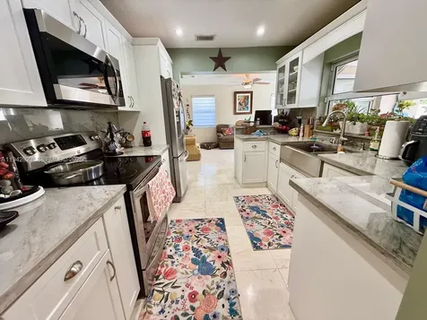 2725 SW 102nd Avenue Miami FL 33165