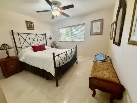 2725 SW 102nd Avenue Miami FL 33165
