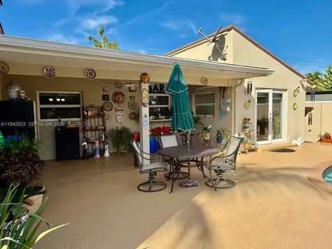 2725 SW 102nd Avenue Miami FL 33165