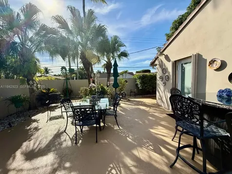2725 SW 102nd Avenue Miami FL 33165