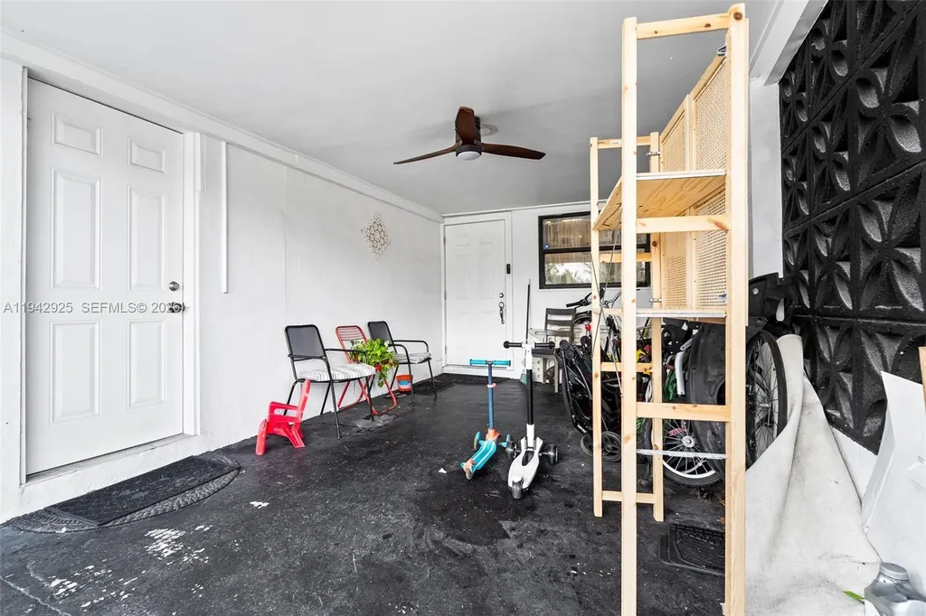 5844 Garfield Street Hollywood FL 33021