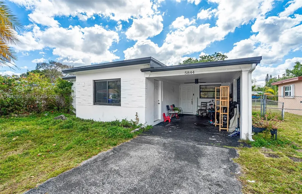 5844 Garfield Street Hollywood FL 33021