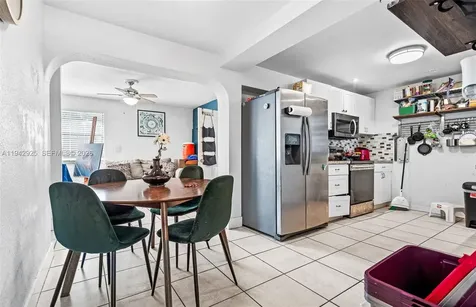 5844 Garfield Street Hollywood FL 33021