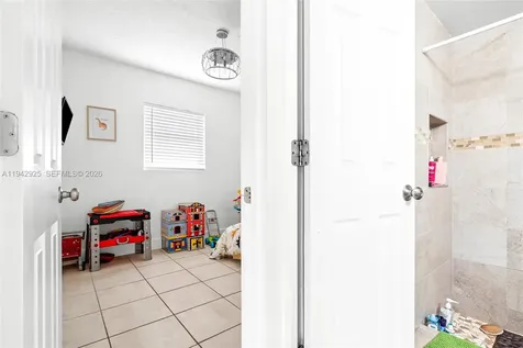 5844 Garfield Street Hollywood FL 33021