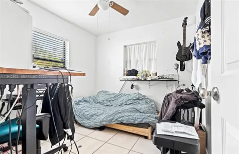 5844 Garfield Street Hollywood FL 33021