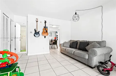 5844 Garfield Street Hollywood FL 33021