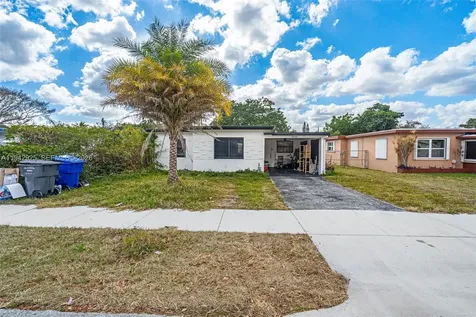 5844 Garfield Street Hollywood FL 33021