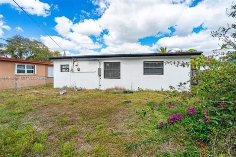 5844 Garfield Street Hollywood FL 33021