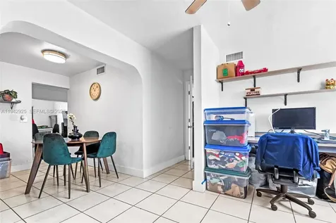 5844 Garfield Street Hollywood FL 33021