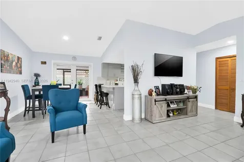 1142 SW 138th Court Miami FL 33184