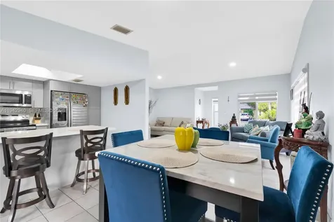 1142 SW 138th Court Miami FL 33184