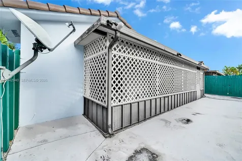 1142 SW 138th Court Miami FL 33184