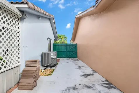 1142 SW 138th Court Miami FL 33184