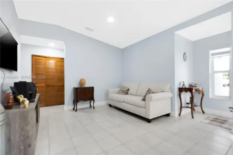1142 SW 138th Court Miami FL 33184