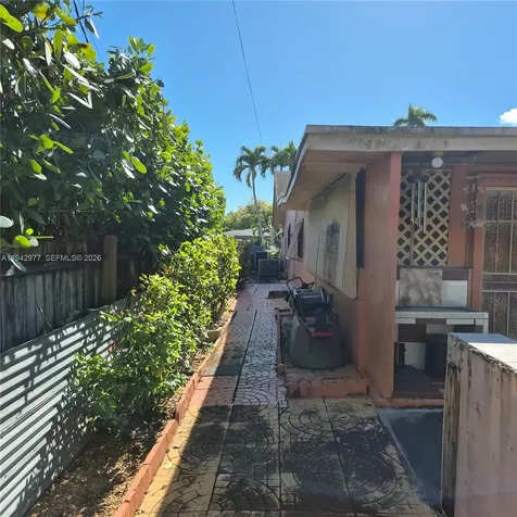 6225 SW 59th Street South Miami FL 33143