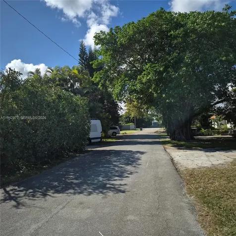 6225 SW 59th Street South Miami FL 33143