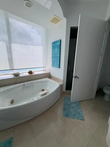 18101 Collins Avenue Sunny Isles Beach FL 33160