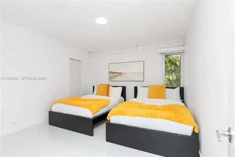 18555 SW 83rd Place Cutler Bay FL 33157