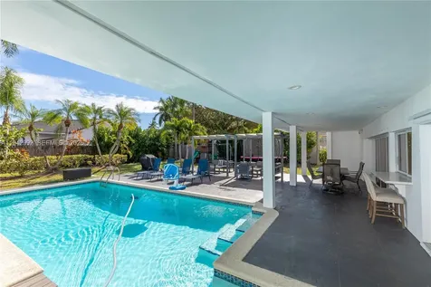 18555 SW 83rd Place Cutler Bay FL 33157