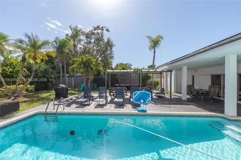 18555 SW 83rd Place Cutler Bay FL 33157