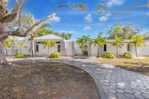 18555 SW 83rd Place Cutler Bay FL 33157