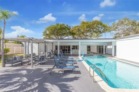 18555 SW 83rd Place Cutler Bay FL 33157