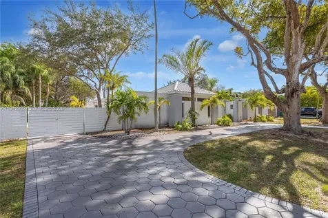 18555 SW 83rd Place Cutler Bay FL 33157