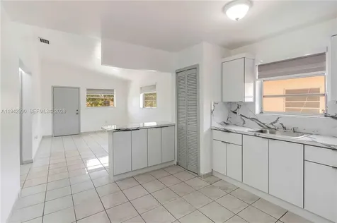642 E 2nd Avenue Hialeah FL 33010