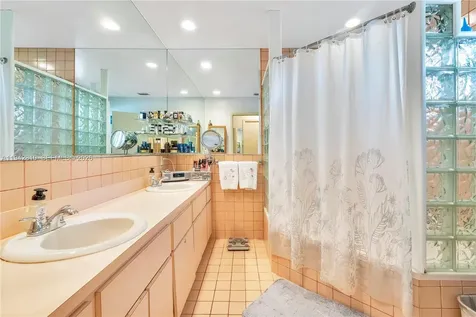 2496 Abaco Avenue Miami FL 33133