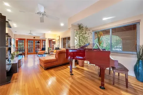 2496 Abaco Avenue Miami FL 33133