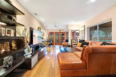 2496 Abaco Avenue Miami FL 33133