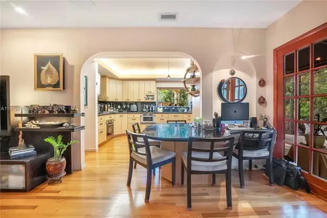 2496 Abaco Avenue Miami FL 33133