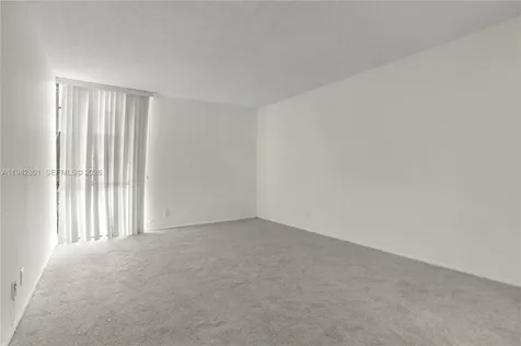 20500 W Country Club Drive Aventura FL 33180