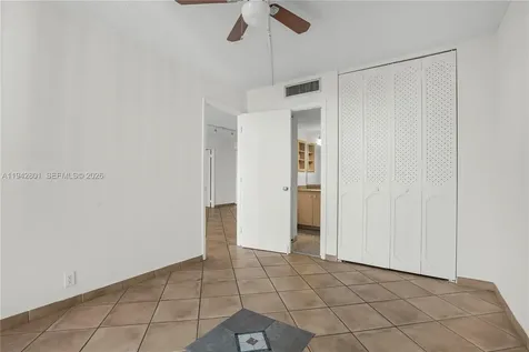 20500 W Country Club Drive Aventura FL 33180