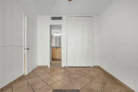 20500 W Country Club Drive Aventura FL 33180