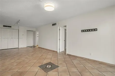 20500 W Country Club Drive Aventura FL 33180