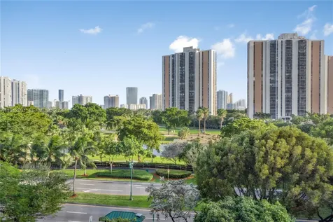20500 W Country Club Drive Aventura FL 33180