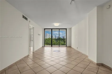 20500 W Country Club Drive Aventura FL 33180