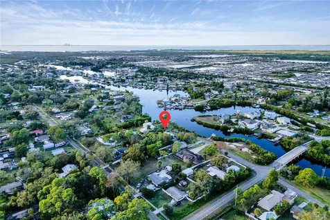 302 5th Street SW Other City - In The State Of Florida FL 33570