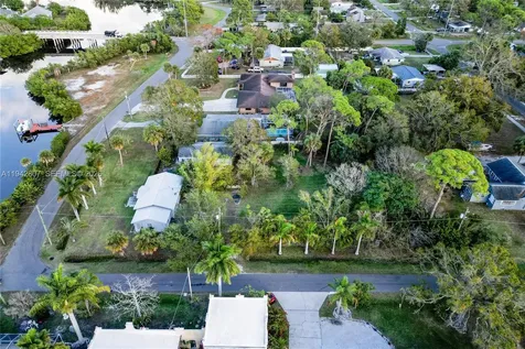 302 5th Street SW Other City - In The State Of Florida FL 33570