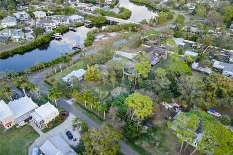 302 5th Street SW Other City - In The State Of Florida FL 33570