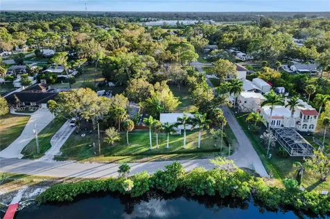 302 5th Street SW Other City - In The State Of Florida FL 33570