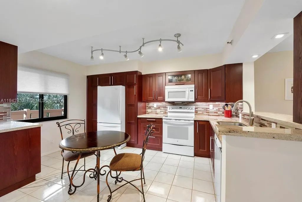 2200 S Cypress Bend Drive Pompano Beach FL 33069